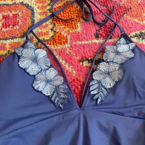 Brand new Victoria’s Secret pink one piece swimsuit - Picture 3 of 3